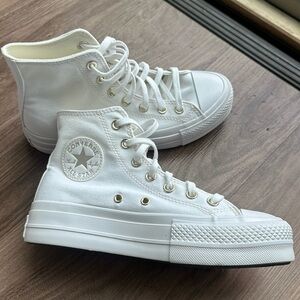 Never Worn 6.5 🖤 Converse Chuck Taylor All Star Lift Hightop Platform Sneaker